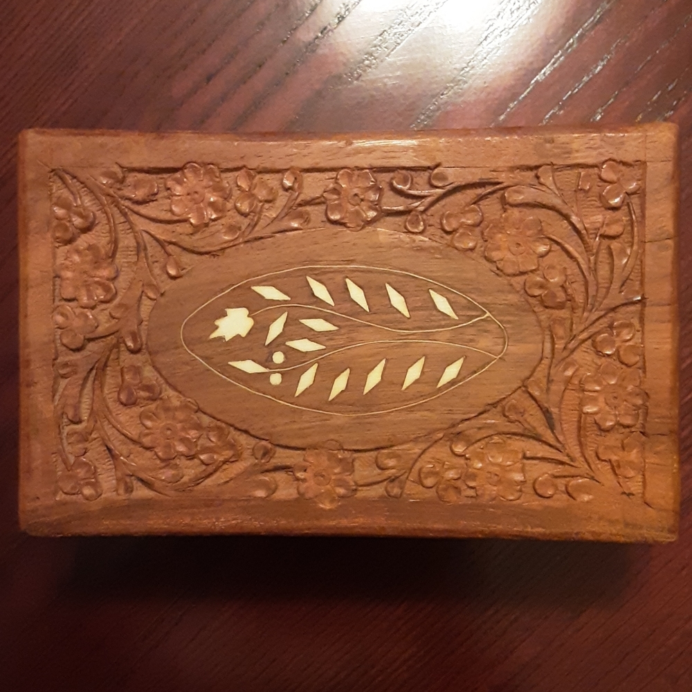Jewelry/Keepsake Box Vintage Wood Handcrafted Floral Design